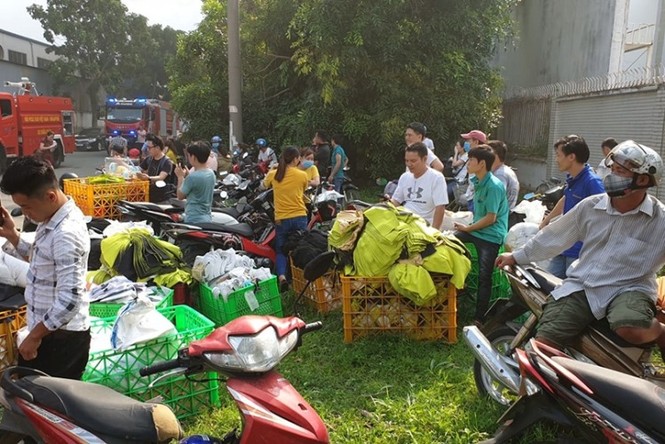 Cháy lớn trong khu công nghiệp Sóng Thần, hàng hóa bị thiêu rụi - ảnh 2