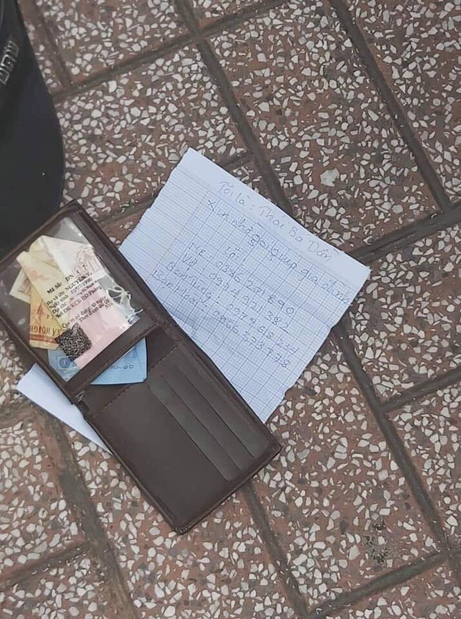 Bỏ lại đôi dép và tờ giấy ghi SĐT, người đàn ông gieo mình xuống sông - ảnh 2