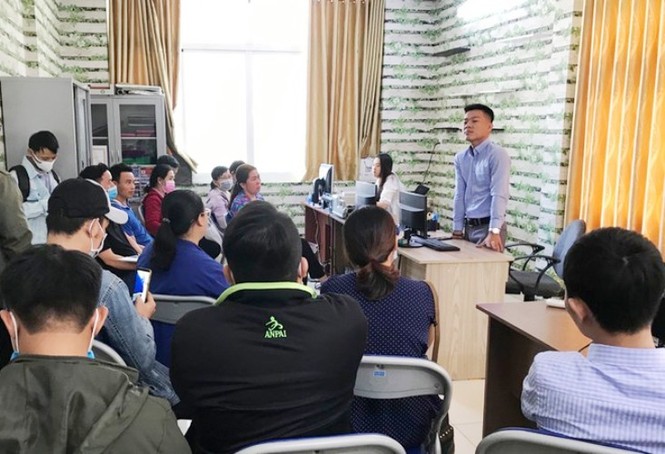 Công an khám xét trụ sở cty bất động sản bán dự án 'ma' ở Bình Dương - ảnh 3
