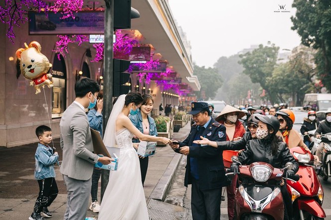 Ấn tượng ảnh cưới tặng khẩu trang 'chống corona' của đôi trẻ 9x - ảnh 6