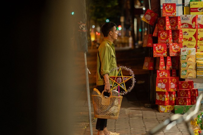 “Trung thu nhất định ba sẽ về” - bộ ảnh của nhiếp ảnh gia 9x đã lấy đi nước mắt người xem - ảnh 9