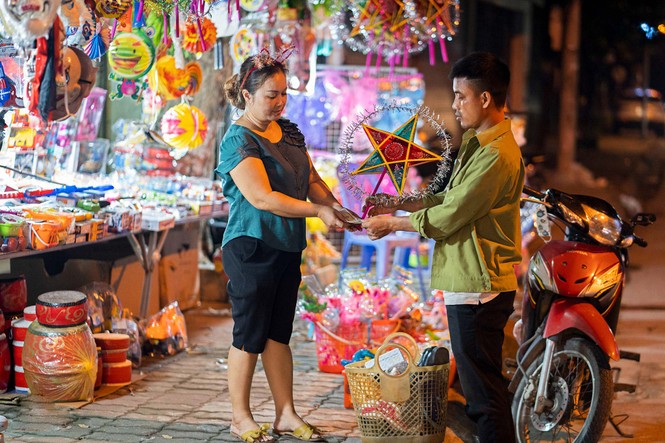 “Trung thu nhất định ba sẽ về” - bộ ảnh của nhiếp ảnh gia 9x đã lấy đi nước mắt người xem - ảnh 11