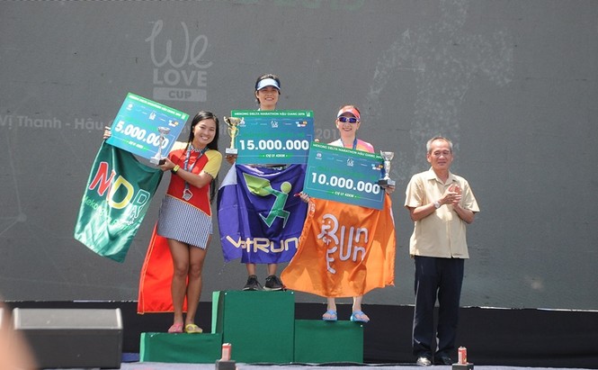 Hơn 4.000 vận động viên tham gia giải chạy Marathon tại Hậu Giang - ảnh 5