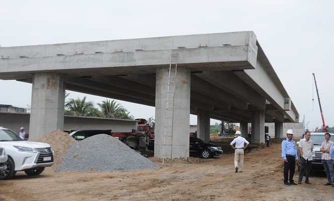 Thủ tướng Chính phủ kiểm tra công trường cao tốc Trung Lương – Mỹ Thuận - ảnh 1