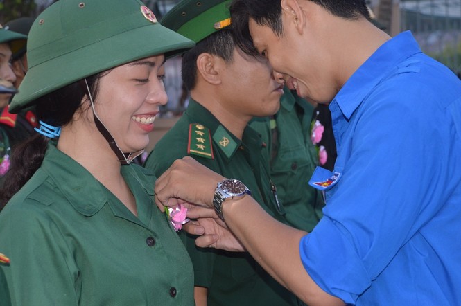Hàng nghìn thanh niên ĐBSCL háo hức lên đường nhập ngũ - ảnh 4