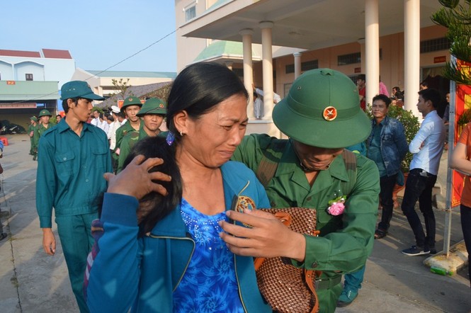 Hàng nghìn thanh niên ĐBSCL háo hức lên đường nhập ngũ - ảnh 5