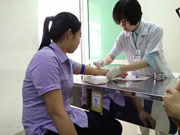 Cảm động gia cảnh cô sinh viên vượt trăm cây số cứu người - ảnh 3