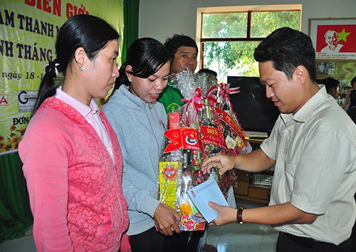Trung ương Đoàn chúc tết chiến sỹ biên giới - ảnh 6