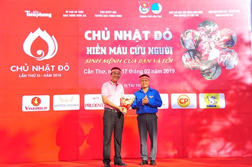 Tưng bừng Chủ nhật Đỏ tại Cần Thơ - ảnh 6