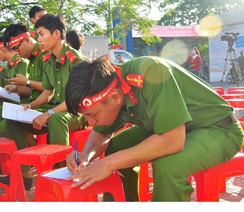 Tưng bừng Chủ nhật Đỏ tại Cần Thơ - ảnh 7
