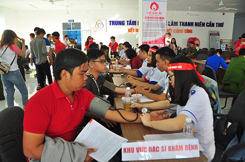 Tưng bừng Chủ nhật Đỏ tại Cần Thơ - ảnh 3