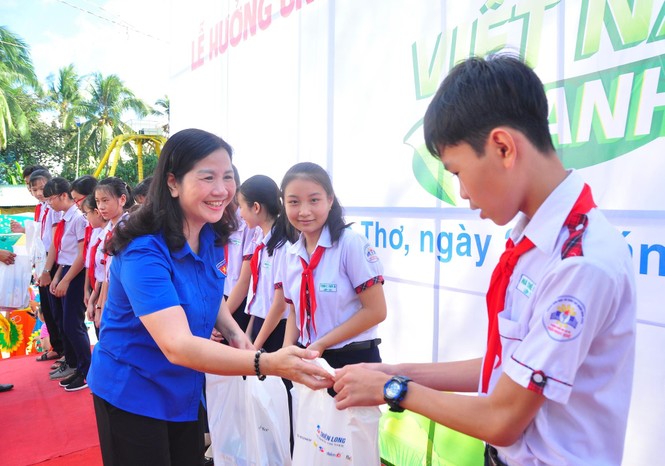Thiếu nhi chung tay bảo vệ môi trường - ảnh 1
