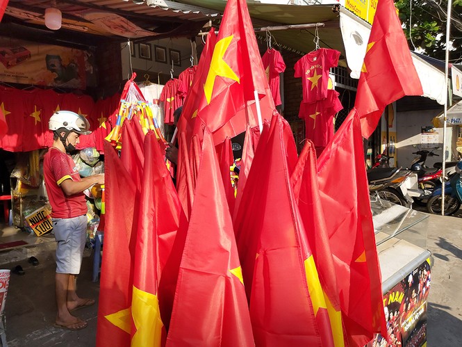 Bạn trẻ Tây Đô háo hức cổ vũ đội tuyển U22 Việt Nam - ảnh 7