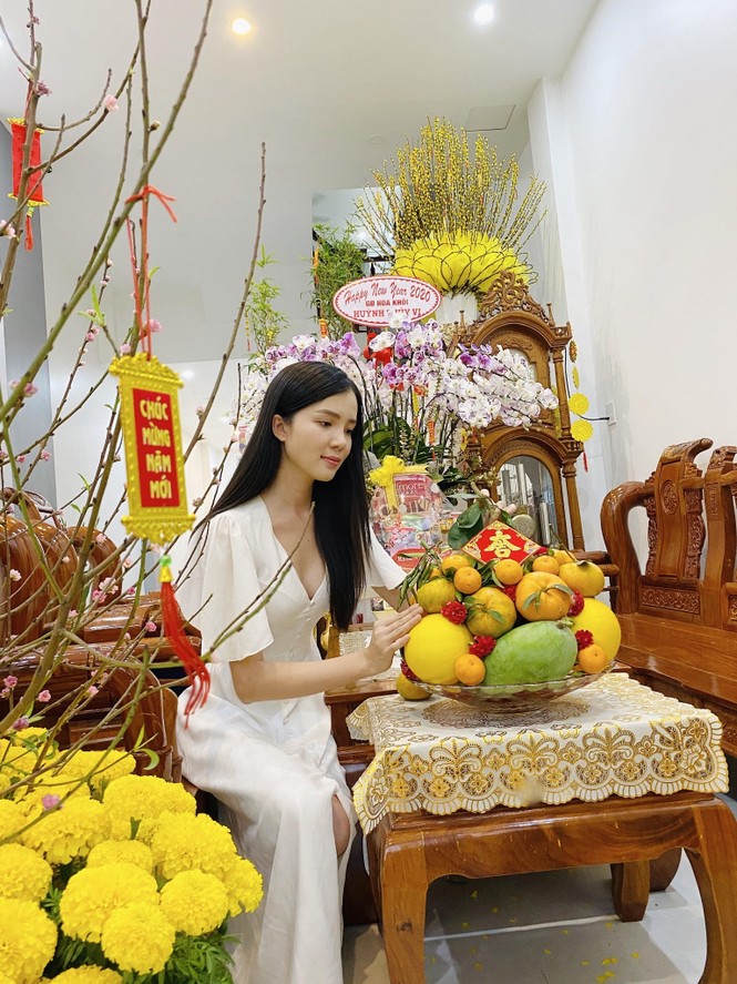 Hoa khôi Thúy Vi trang hoàng nhà rực rỡ đón xuân - ảnh 2