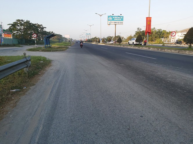 Đường phố vắng hoe ngày đầu năm mới - ảnh 7