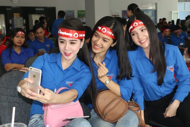Hoa khôi, doanh nghiệp háo hức tham gia Chủ nhật đỏ ở Cần Thơ - ảnh 2