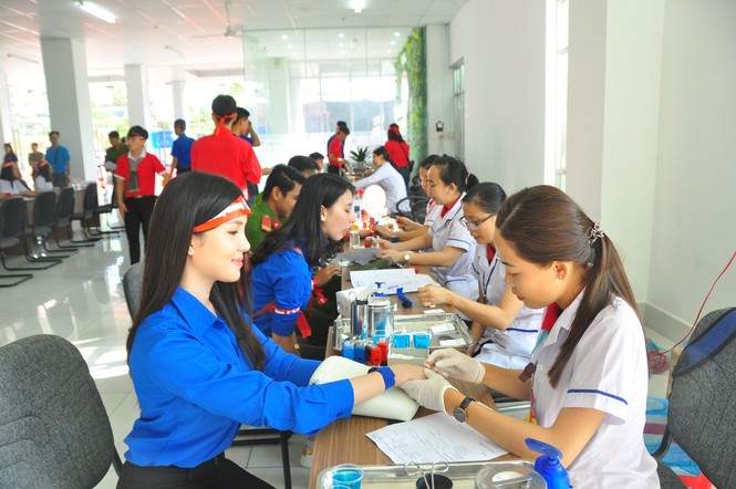 Hoa khôi, doanh nghiệp háo hức tham gia Chủ nhật đỏ ở Cần Thơ - ảnh 1