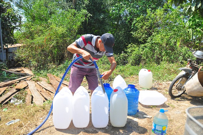 Giọt nước nghĩa tình giữa mùa hạn mặn - ảnh 9
