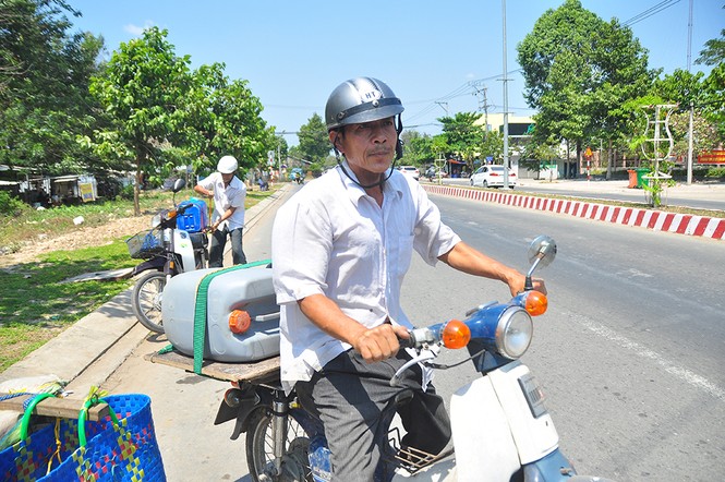 Giọt nước nghĩa tình giữa mùa hạn mặn - ảnh 10
