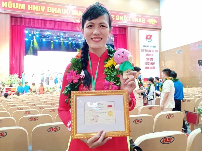 Cô giáo 1 chân với niềm say mê thiện nguyện - ảnh 11