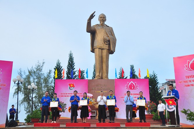 Cần Thơ tuyên dương 79 thanh niên tiên tiến làm theo lời Bác - ảnh 5