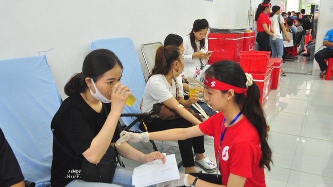 Hành trình Đỏ tiếp nhận hơn 100.000 đơn vị máu - ảnh 1