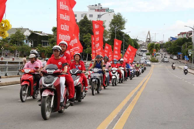Hành trình Đỏ tiếp nhận hơn 100.000 đơn vị máu - ảnh 2