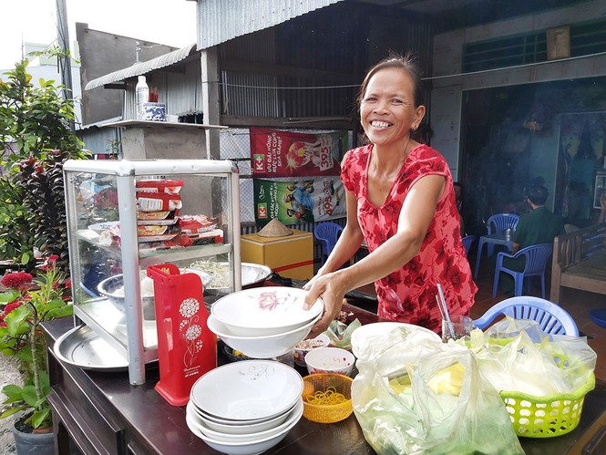 Người dân 'tiếp tế' thực phẩm cho bộ đội chống dịch ở biên giới - ảnh 3