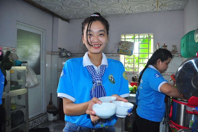 Những hình ảnh dễ thương của chiến sỹ tình nguyện - ảnh 13