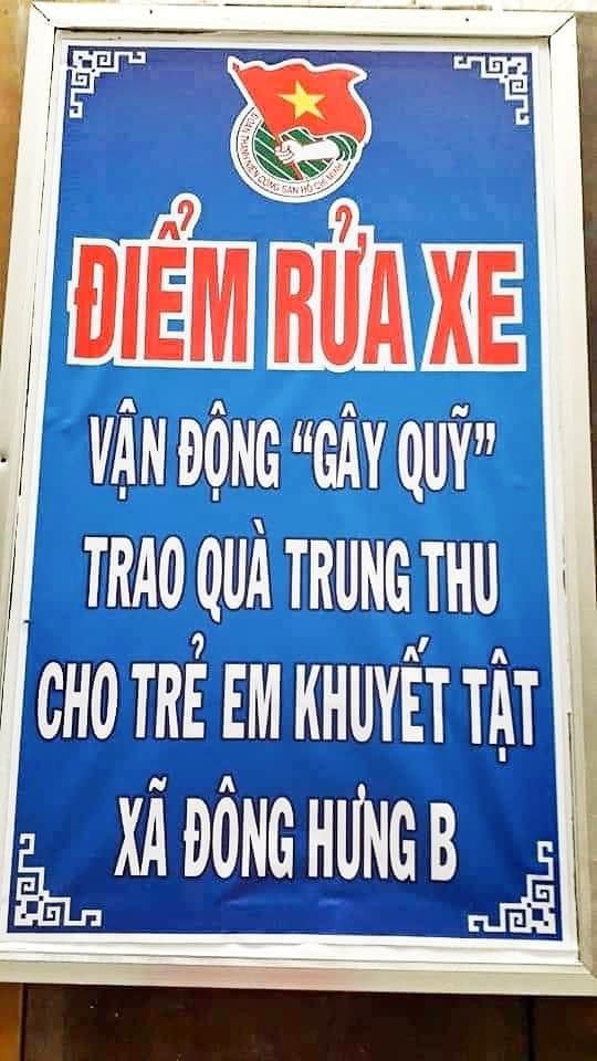 ĐVTN rửa xe gây quỹ tặng quà cho trẻ khuyết tật vui trung thu - ảnh 7