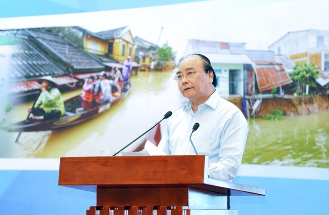 Thủ tướng Nguyễn Xuân Phúc: Không chủ quan, lơ là với thiên tai - ảnh 1