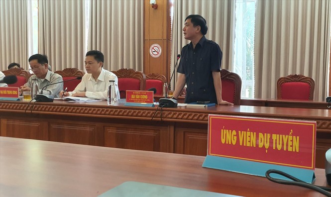 Tận thấy cuộc tuyển chọn bí thư huyện uỷ - ảnh 1