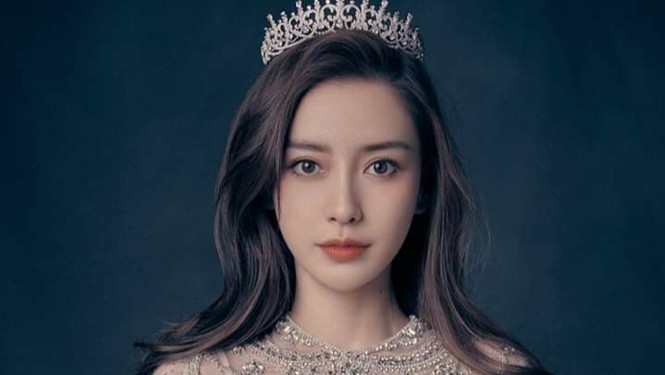 “Trưởng công chúa” Dior Angela Baby rạng ngời trên tạp chí ELLE tháng 8 - ảnh 3