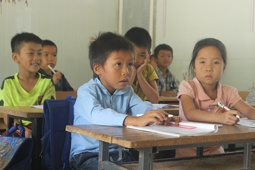 Lớp học tạm sau lũ ở Trung Sơn - ảnh 3