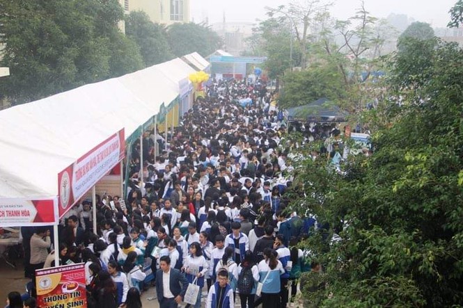 Hàng nghìn học sinh tham dự tư vấn tuyển sinh – hướng nghiệp 2019 - ảnh 2