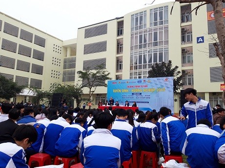 Hàng nghìn học sinh tham dự tư vấn tuyển sinh – hướng nghiệp 2019 - ảnh 1