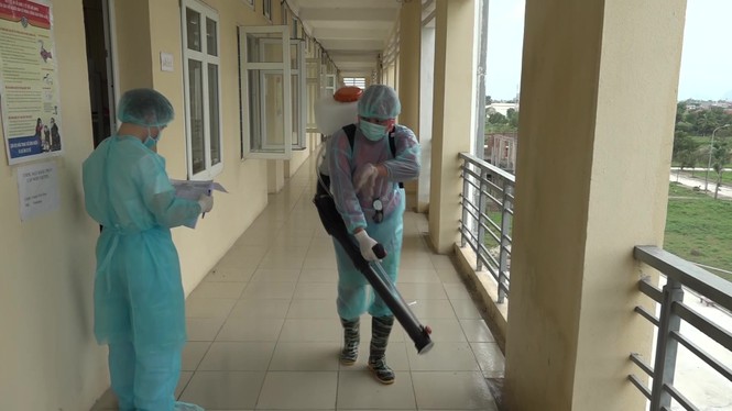 Chống dịch COVID-19, tạm dừng hoạt động các quán trà đá vỉa hè - ảnh 1