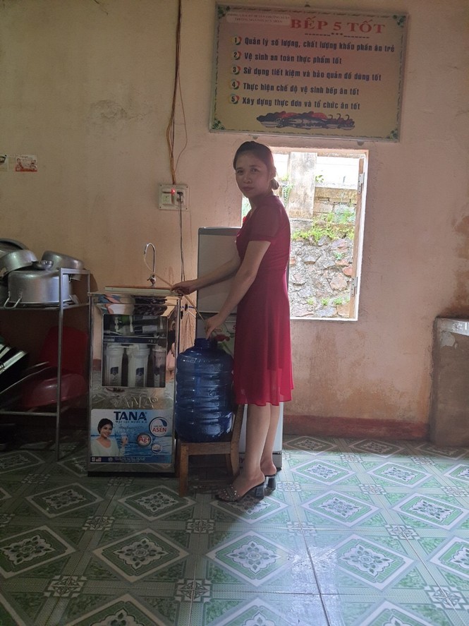 Hàng chục máy lọc nước sạch về với trẻ em vùng núi Thanh Hoá - ảnh 4