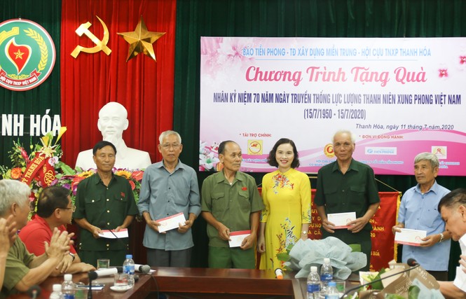 Tặng quà tri ân cựu thanh niên xung phong Thanh Hóa - ảnh 4