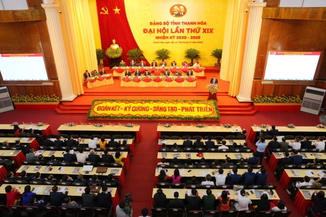 Bầu đoàn chủ tịch Đại hội Đảng bộ tỉnh Thanh Hóa - ảnh 1
