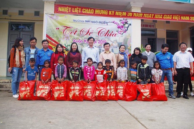 Tết sớm cho trẻ em vùng cao A Rem - ảnh 1