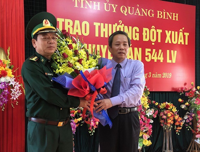 Khen thưởng đột xuất vụ bắt hơn 100 nghìn viên ma túy - ảnh 1