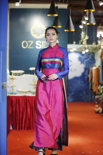 Nghệ sĩ Chiều Xuân rạng rỡ trong áo dài OZ Silk - ảnh 9