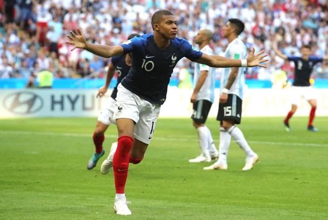 Lập cú đúp, Mbappe tái hiện kỷ lục của Pele - ảnh 1