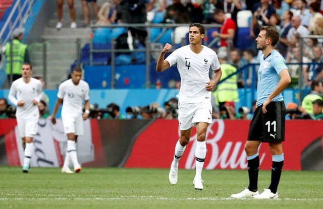 Chùm ảnh cầu thủ Uruguay rơi lệ sau thất bại trước tuyển Pháp - ảnh 7