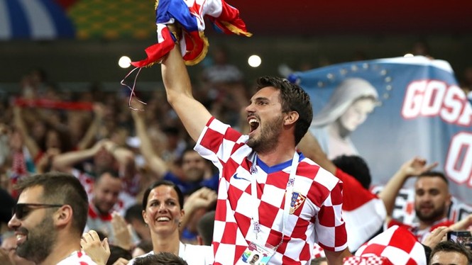 CĐV ‘vỡ òa’ hạnh phúc khi Croatia lần đầu tiên vào chung kết World Cup - ảnh 3