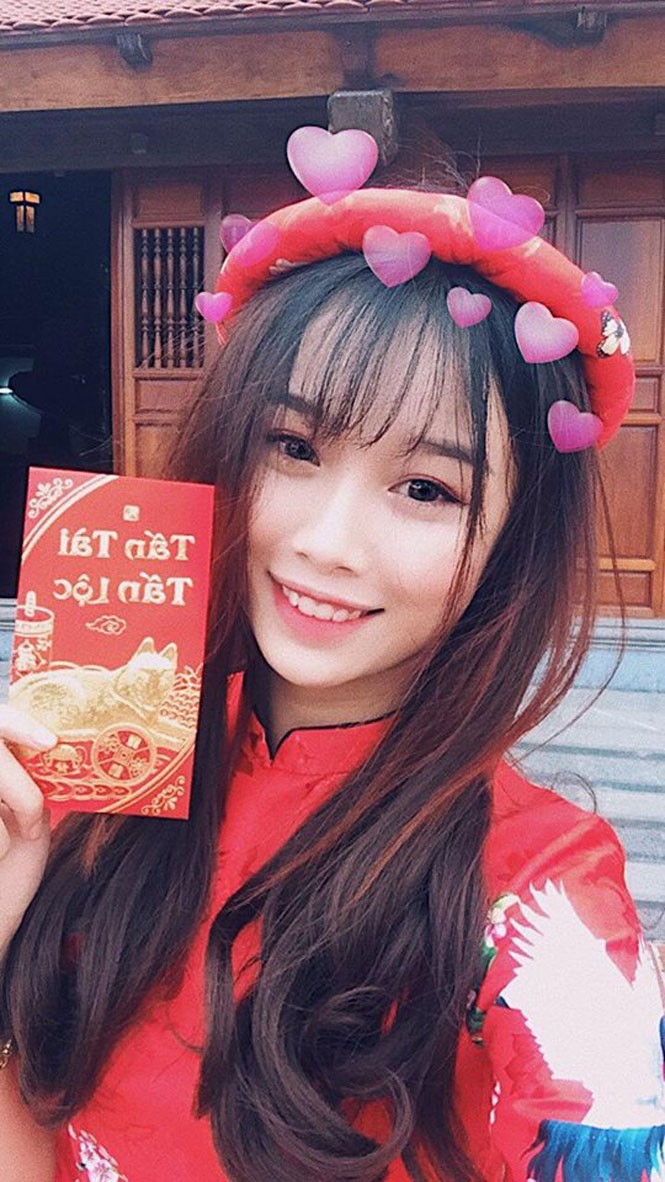 Đã mắt ngắm cô bạn gái hot girl của tuyển thủ Việt Nam - ảnh 4