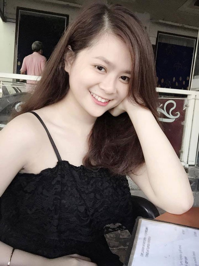 Vẻ đẹp nóng bỏng của bạn gái tuyển thủ Việt Nam - ảnh 3