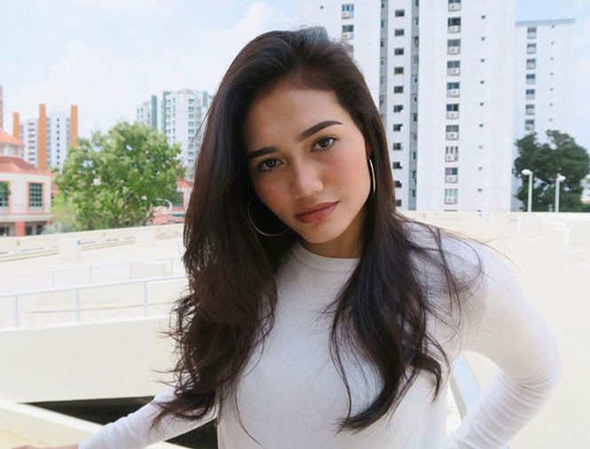 Mê mẩn trước vẻ đẹp của nàng WAG ‘hot’ nhất ĐT Singapore - ảnh 7