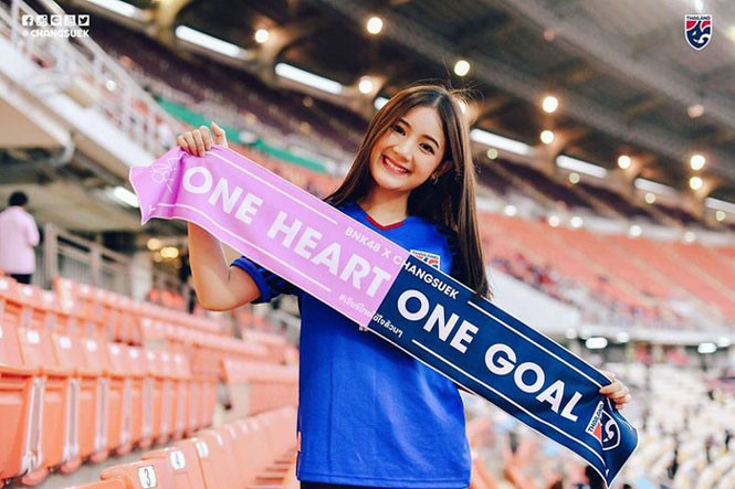 ‘Không thể rời mắt’ trước dàn mỹ nữ hấp dẫn nhất AFF Cup 2018 - ảnh 6